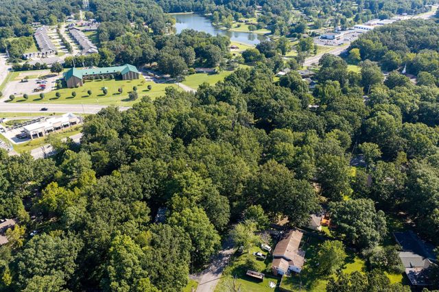 102 West Hills Terrace, Dickson, TN 37055