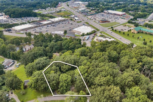 102 West Hills Terrace, Dickson, TN 37055