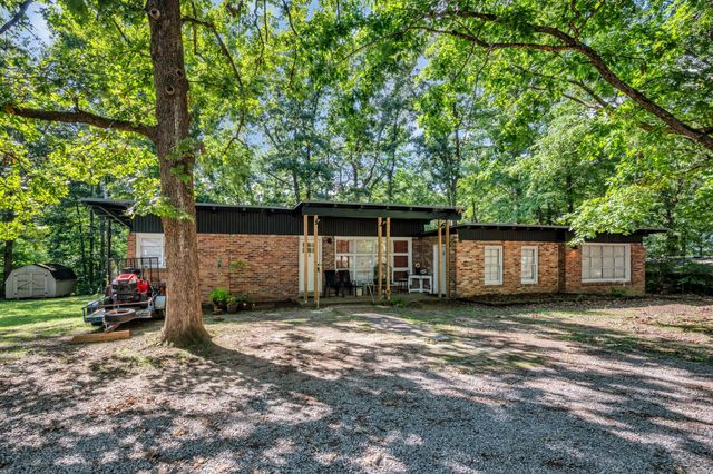 102 West Hills Terrace, Dickson, TN 37055