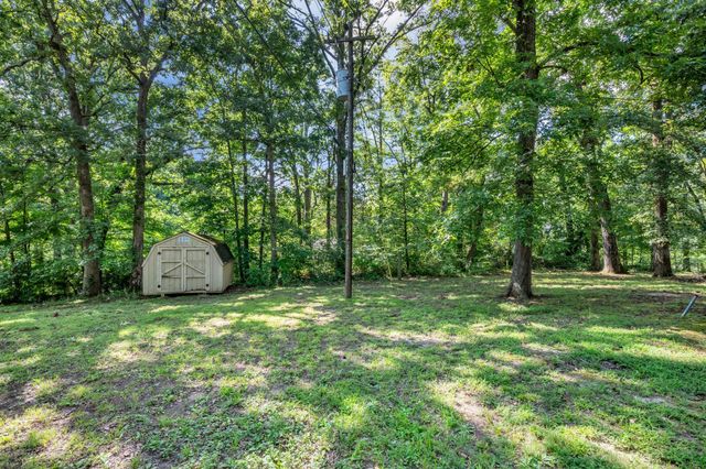 102 West Hills Terrace, Dickson, TN 37055