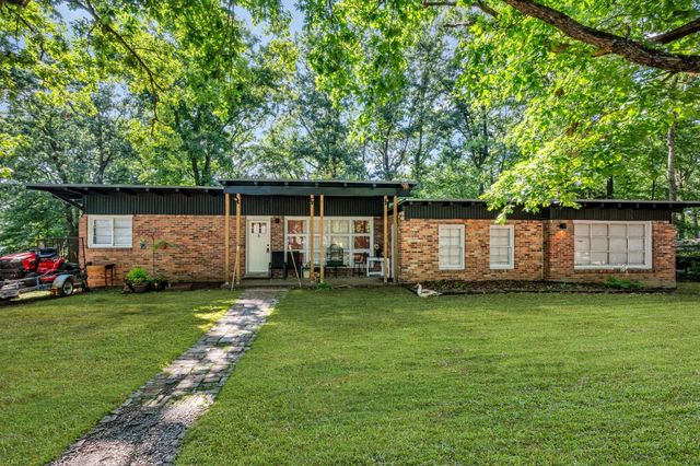 102 West Hills Terrace, Dickson, TN 37055