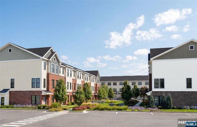 300 Sycamore Street 302, Kearny, NJ 07032