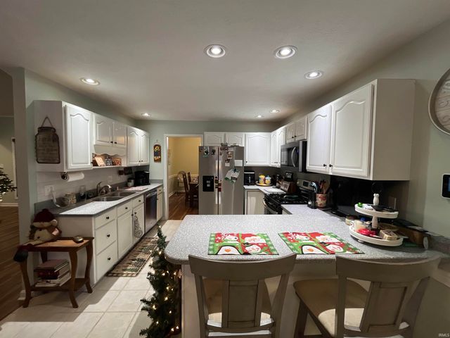 9022 Jillian Court, Evansville, IN 47712