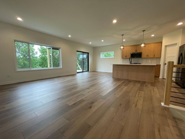 3503 Stonehedge Drive NE, Rochester, MN 55906