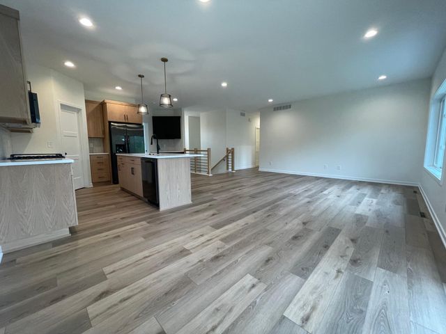 3503 Stonehedge Drive NE, Rochester, MN 55906