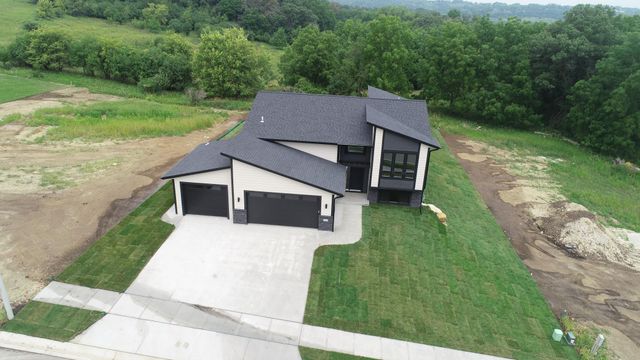 3503 Stonehedge Drive NE, Rochester, MN 55906