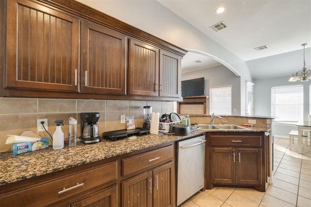 805 Dana Drive, Yukon, OK 73099