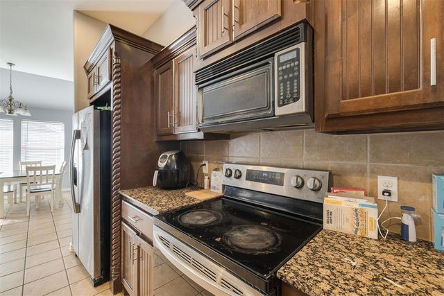 805 Dana Drive, Yukon, OK 73099