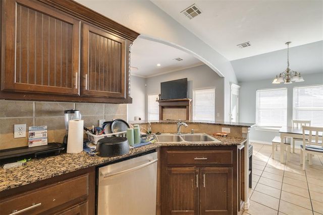 805 Dana Drive, Yukon, OK 73099