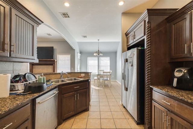 805 Dana Drive, Yukon, OK 73099