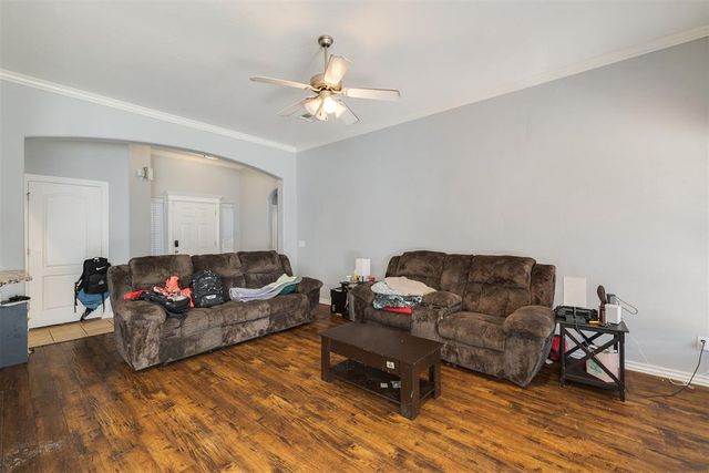 805 Dana Drive, Yukon, OK 73099