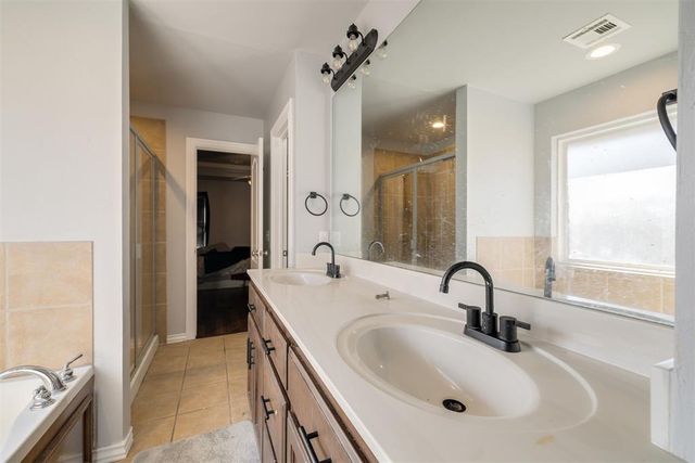 805 Dana Drive, Yukon, OK 73099