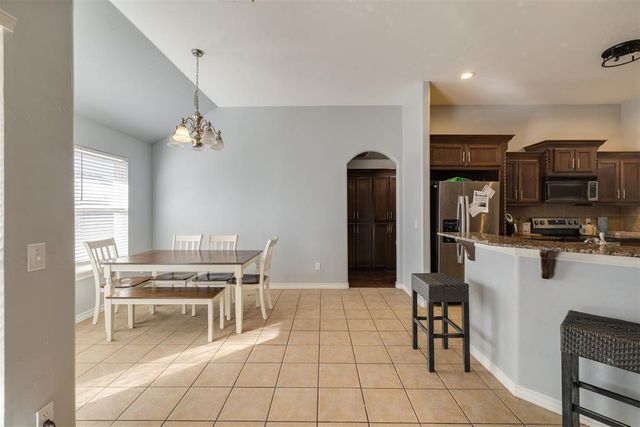 805 Dana Drive, Yukon, OK 73099