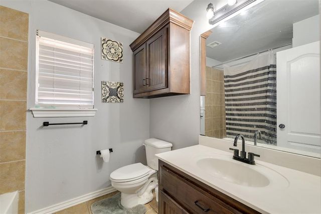 805 Dana Drive, Yukon, OK 73099