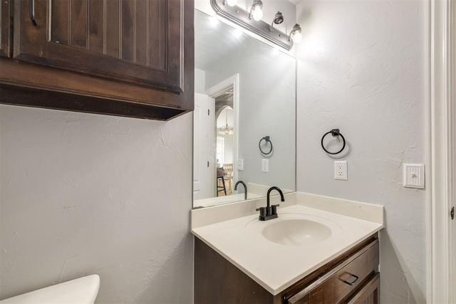 805 Dana Drive, Yukon, OK 73099