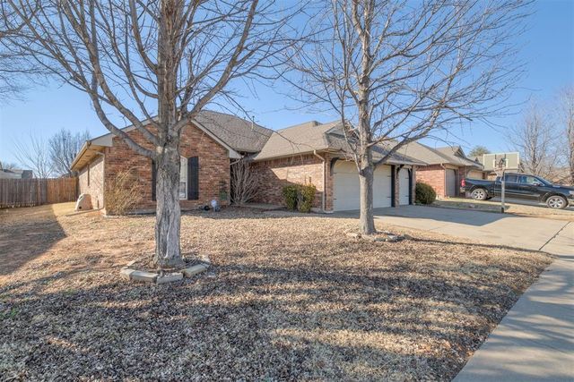 805 Dana Drive, Yukon, OK 73099