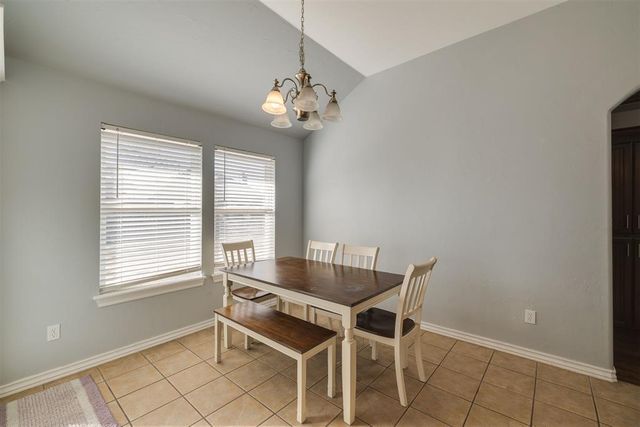 805 Dana Drive, Yukon, OK 73099