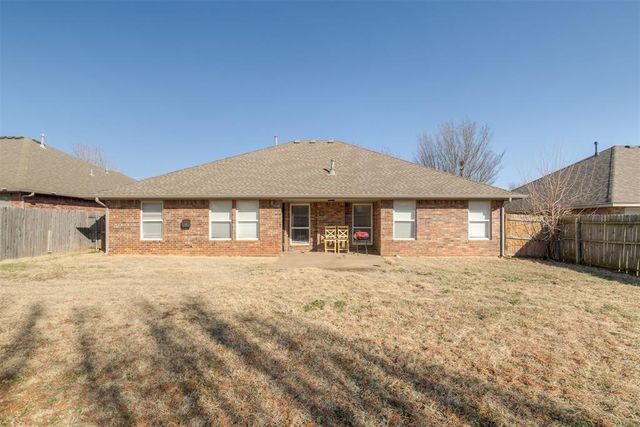 805 Dana Drive, Yukon, OK 73099