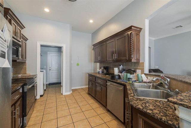 805 Dana Drive, Yukon, OK 73099