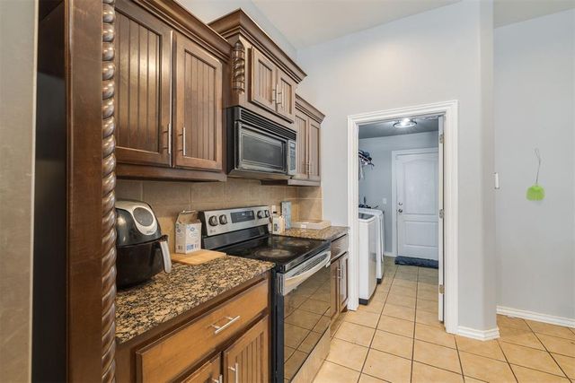 805 Dana Drive, Yukon, OK 73099