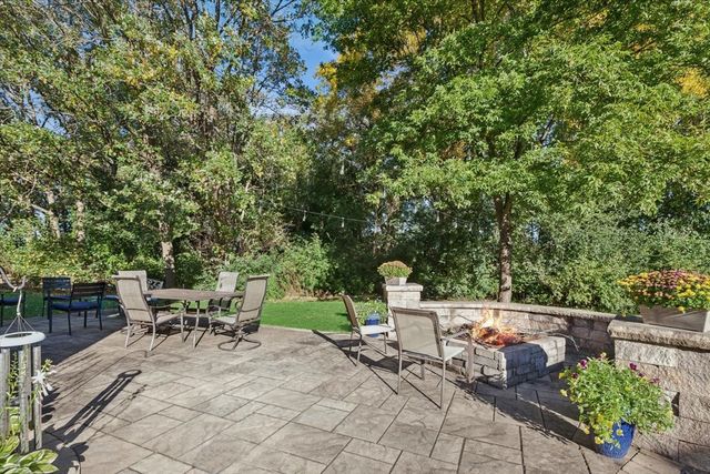 884 Twin Elms Lane, Batavia, IL 60510