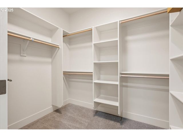 750 N V St, Washougal, WA 98671