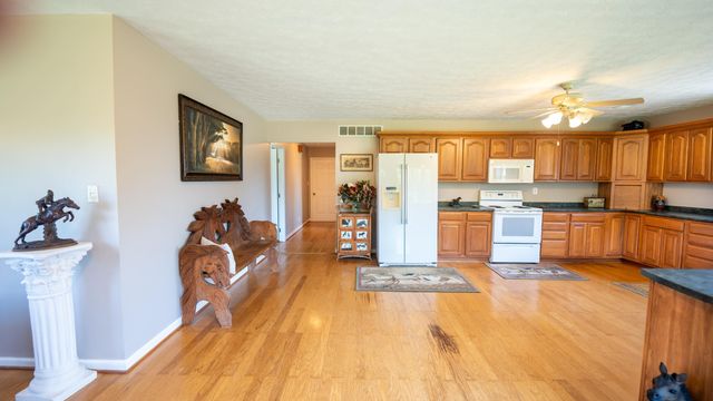 1751 West Lane, Nicholasville, KY 40356