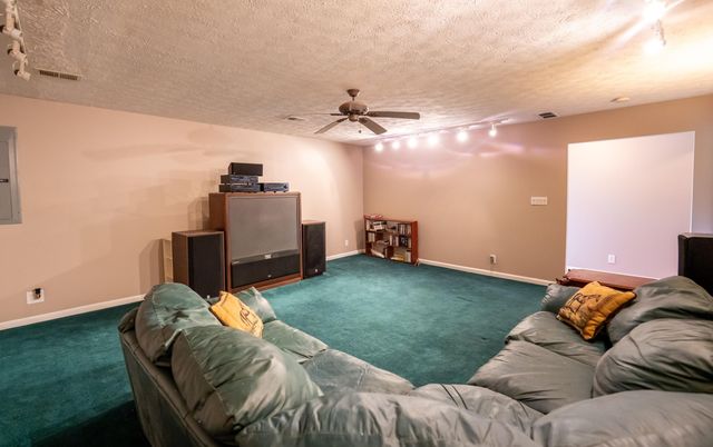 1751 West Lane, Nicholasville, KY 40356