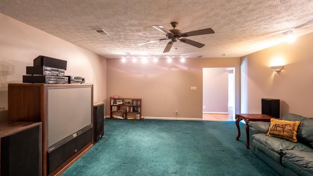 1751 West Lane, Nicholasville, KY 40356