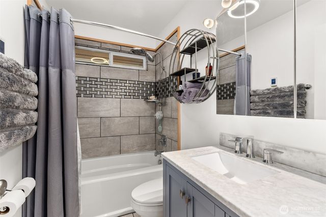 2434 Salzer Valley Road, Centralia, WA 98531