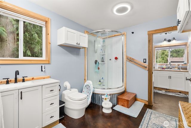 2434 Salzer Valley Road, Centralia, WA 98531