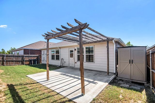 304 Chert Lane, Fort Worth, TX 76131