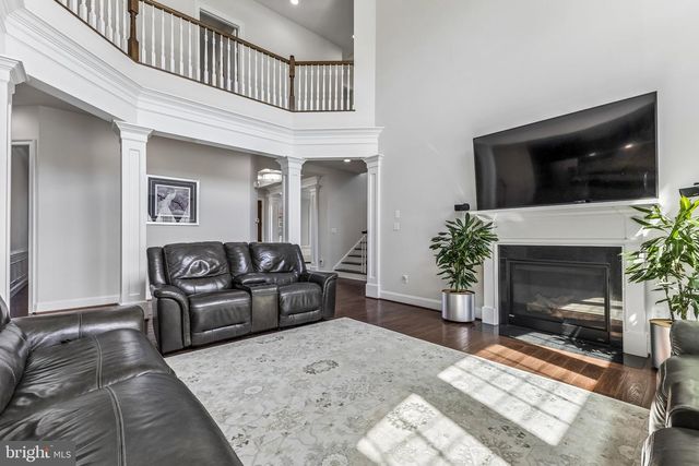 42058 BARRYMOORE PL, Chantilly, VA 20152