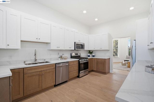 1325 B St, Hayward, CA 94541