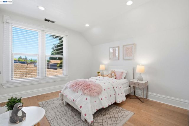 1325 B St, Hayward, CA 94541