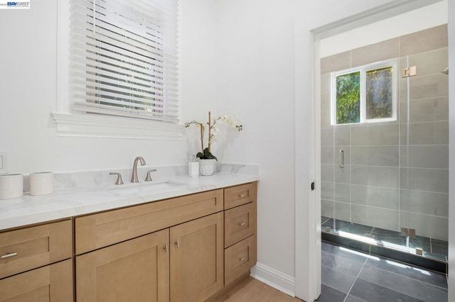 1325 B St, Hayward, CA 94541