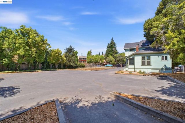 1325 B St, Hayward, CA 94541