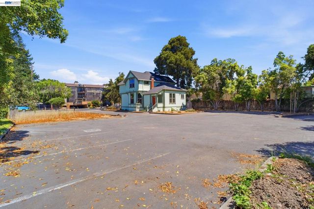 1325 B St, Hayward, CA 94541