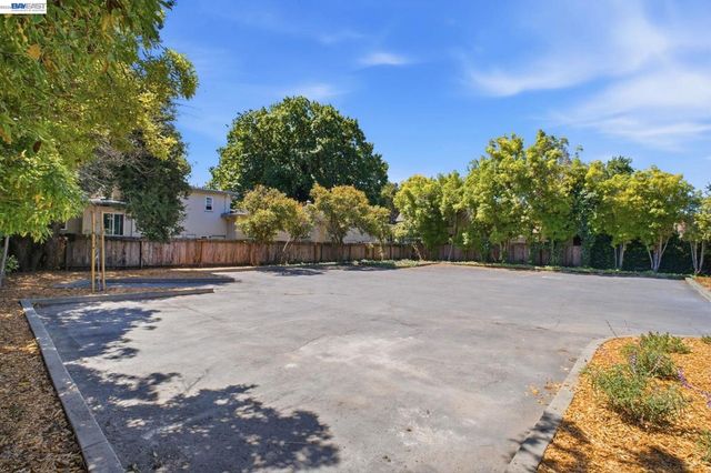 1325 B St, Hayward, CA 94541