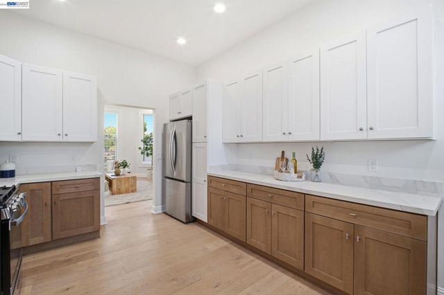 1325 B St, Hayward, CA 94541