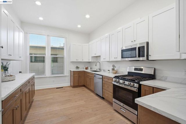1325 B St, Hayward, CA 94541