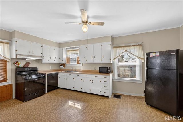 10300 Toelle Lane, St Louis, MO 63137