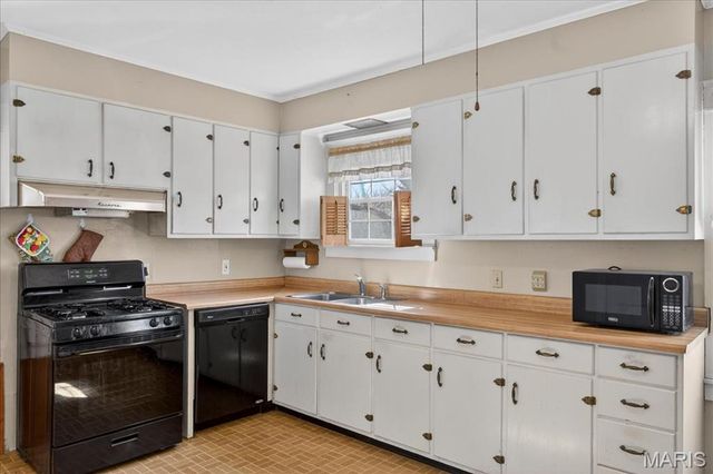 10300 Toelle Lane, St Louis, MO 63137