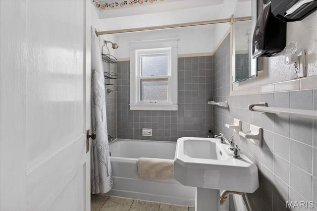 10300 Toelle Lane, St Louis, MO 63137