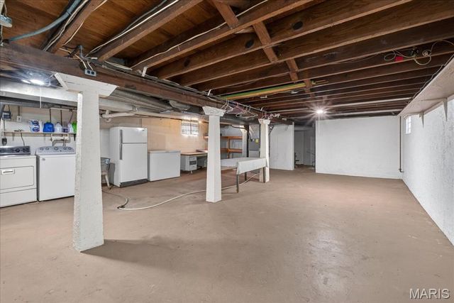 10300 Toelle Lane, St Louis, MO 63137