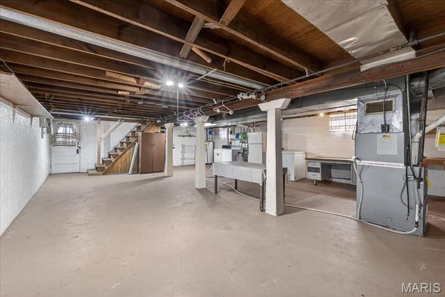 10300 Toelle Lane, St Louis, MO 63137