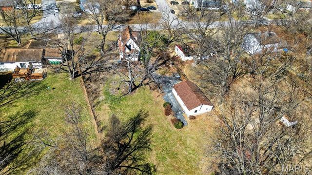 10300 Toelle Lane, St Louis, MO 63137