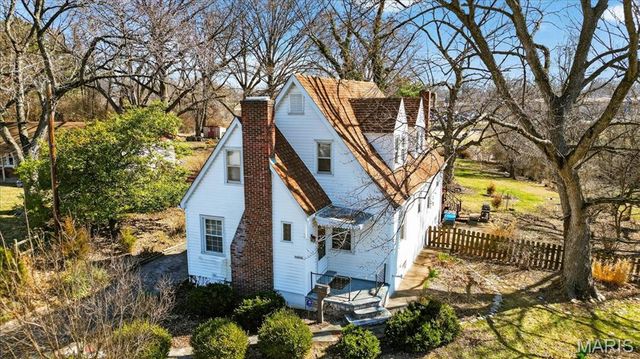 10300 Toelle Lane, St Louis, MO 63137