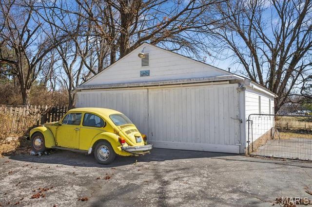 10300 Toelle Lane, St Louis, MO 63137