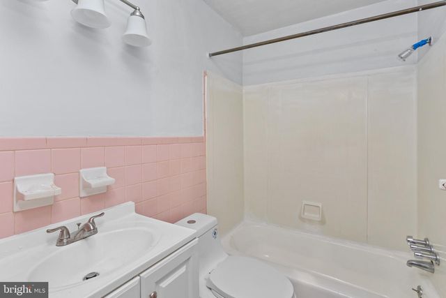 106 NEWTON AVE N, Oaklyn, NJ 08107